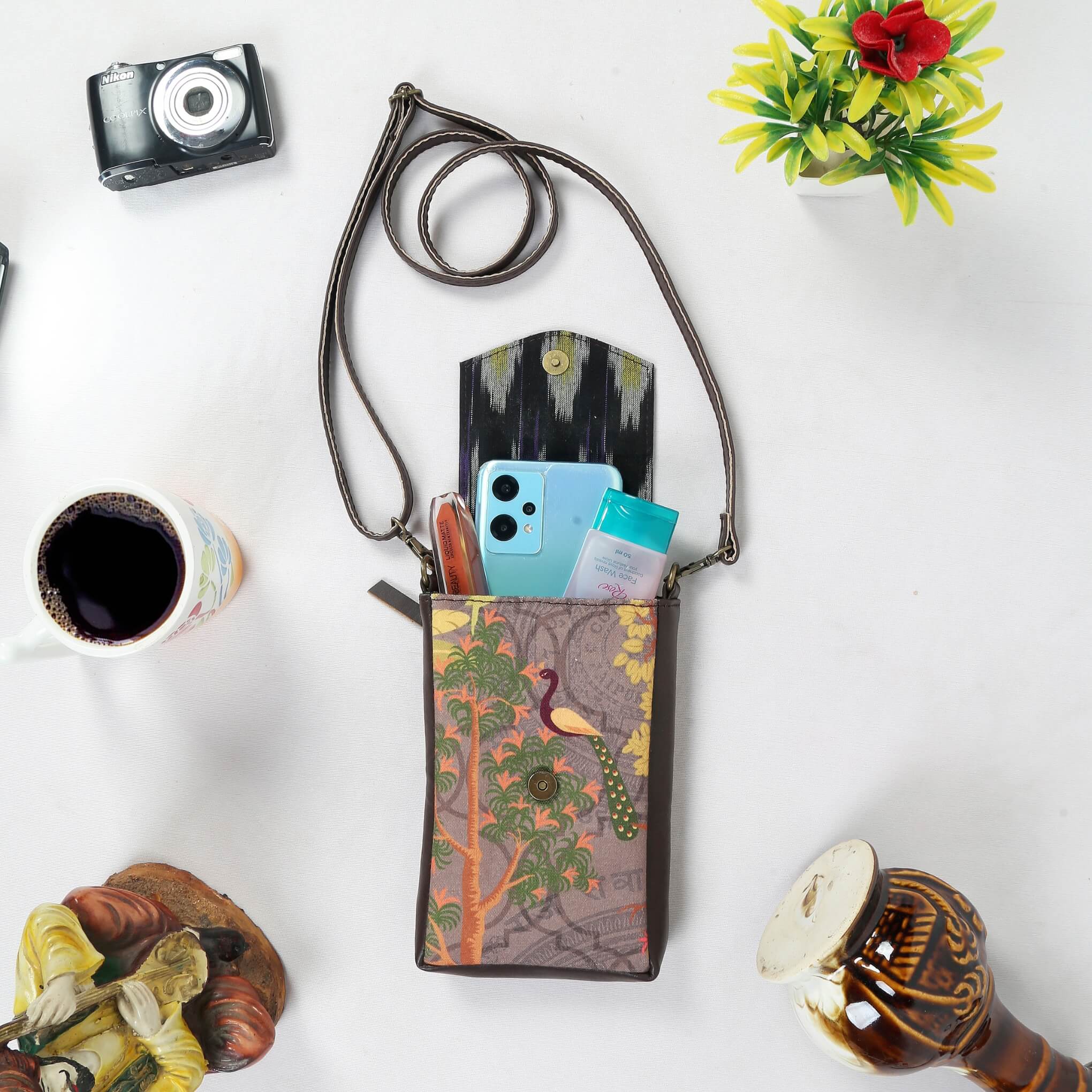 Royal Garden Mobile Sling Bag for Women Image